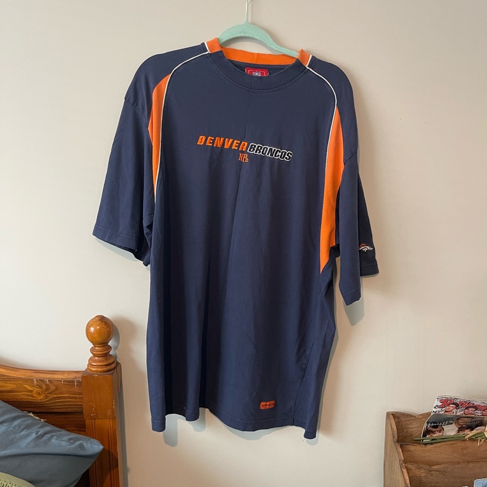 Denver Broncos tee